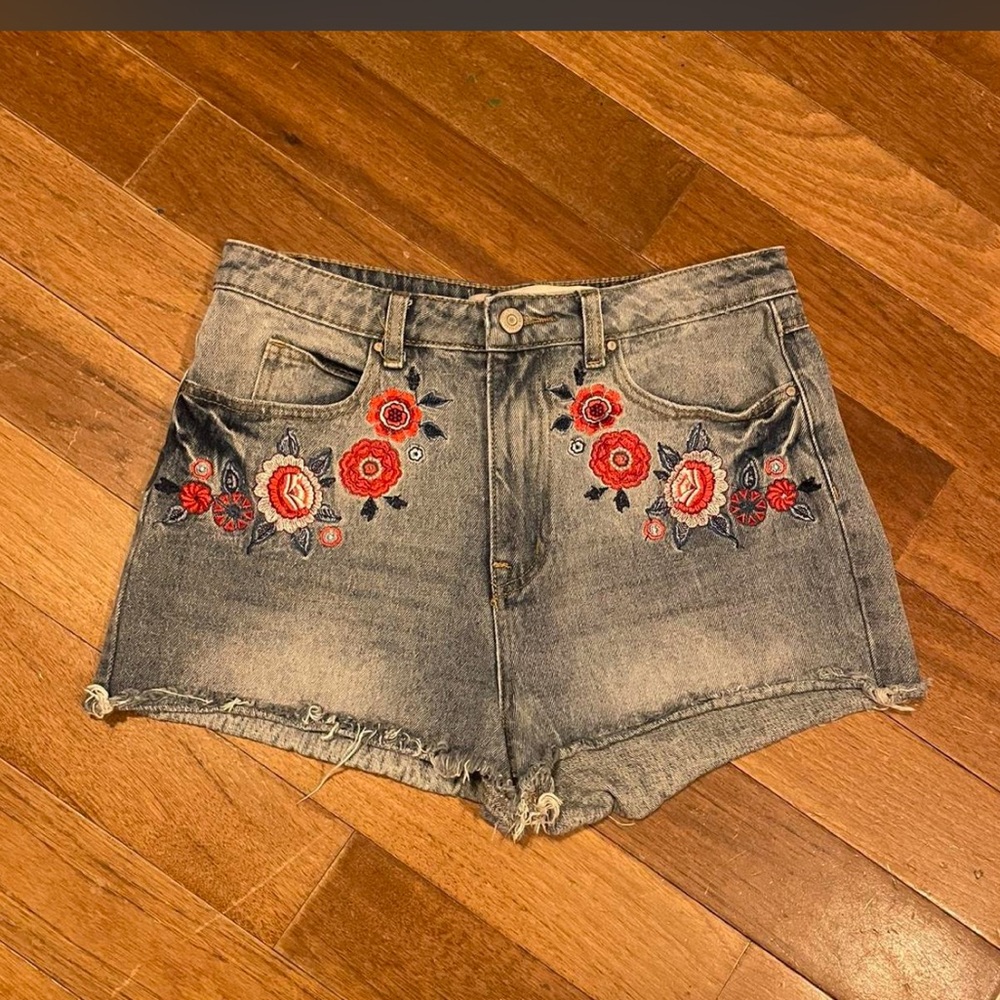 Denim Co. Short Size 10 Floral Embroidered